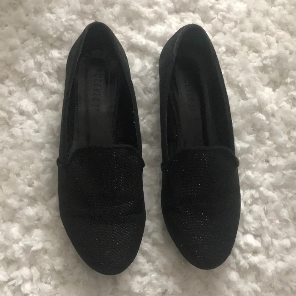 ✨Flats— Size 6 - Picture 2 of 4